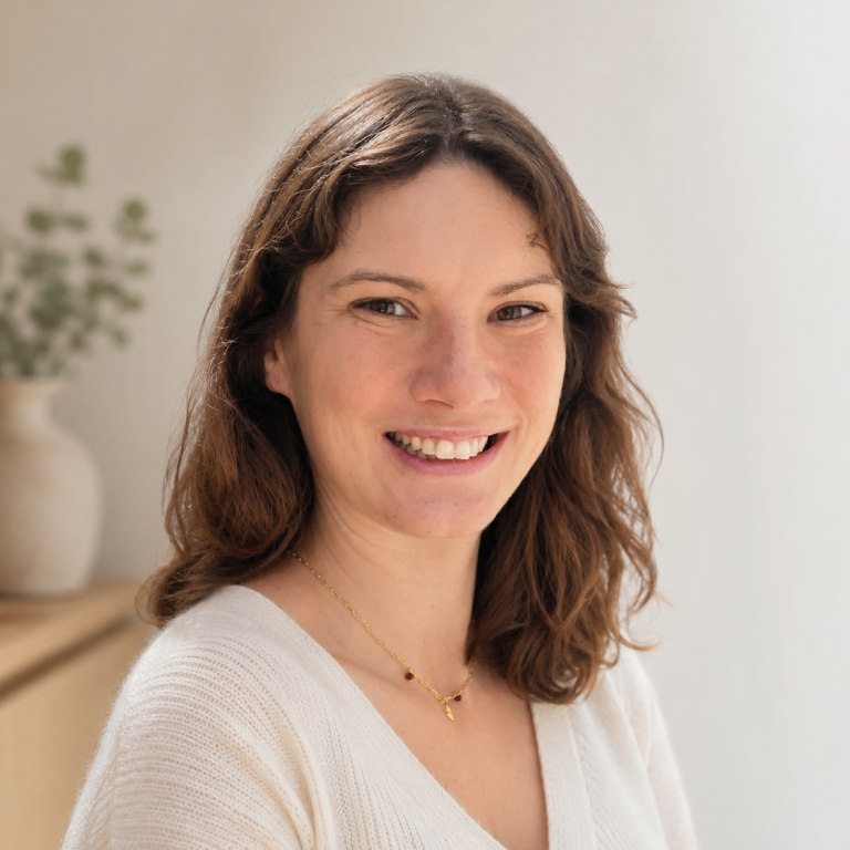 Logopädin in der Praxis für Logopädie Simone Hansen